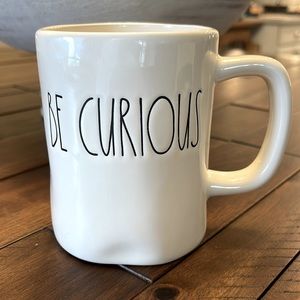 New Without Tags Rae Dunn White Ceramic Coffee Mug “BE CURIOUS” Cute Gift Idea